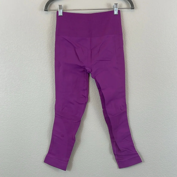Lululemon purple ribbed cropped leggings size 6 - Picture 4 of 10